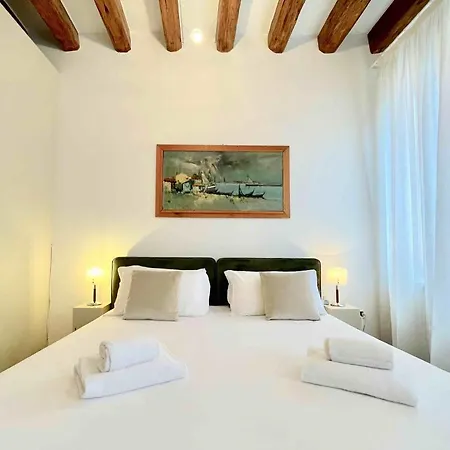 Palazzo San Samuele - Elegant In San Marco Venedig
