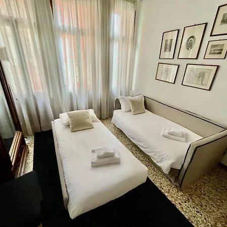 Palazzo San Samuele - Elegant In San Marco Venice