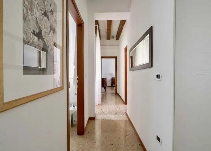 Palazzo San Samuele - Elegant In San Marco ヴェネツィア